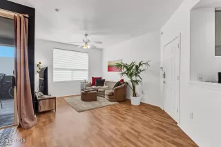 Photo #6: 6333637 Listing