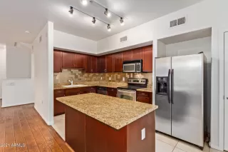 Photo #5: 6333658 Listing