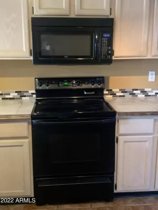 Photo #3: 6334154 Listing