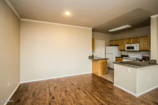 Photo #4: 6334292 Listing