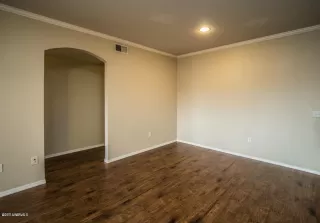 Photo #5: 6334292 Listing