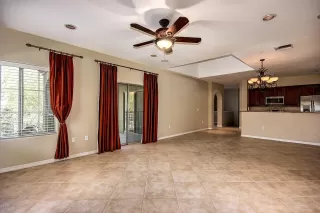 Photo #3: 6334293 Listing