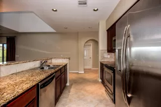 Photo #6: 6334293 Listing