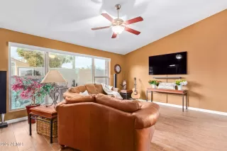 Photo #5: 6334533 Listing