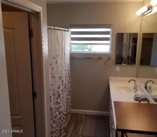 Photo #5: 6335049 Listing