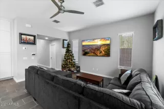 Photo #3: 6335304 Listing