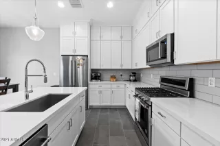 Photo #6: 6335304 Listing