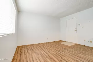 Photo #6: 6335407 Listing