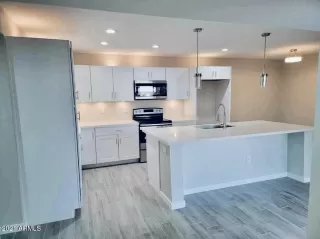 Photo #1: 6335787 Listing 