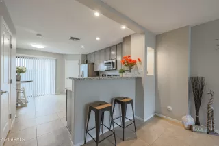 Photo #4: 6335819 Listing 