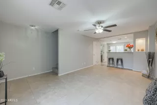 Photo #5: 6335819 Listing 