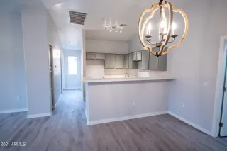 Photo #4: 6335967 Listing