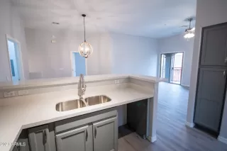 Photo #5: 6335967 Listing