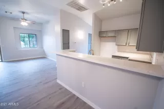 Photo #6: 6335967 Listing