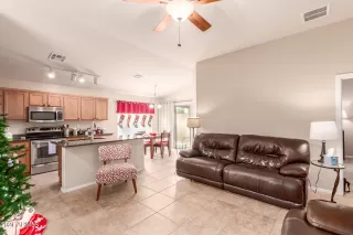 Photo #4: 6335997 Listing