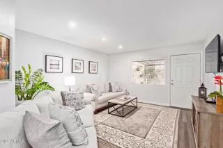 Photo #4: 6336208 Listing