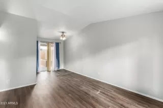 Photo #5: 6336224 Listing