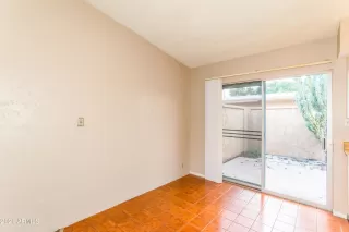 Photo #5: 6336256 Listing