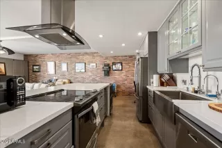 Photo #2: 6336417 Listing