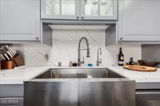 Photo #6: 6336417 Listing