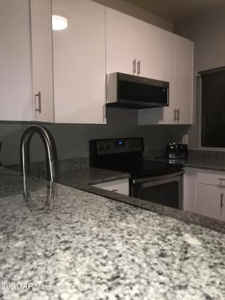 Photo #2: 6337000 Listing