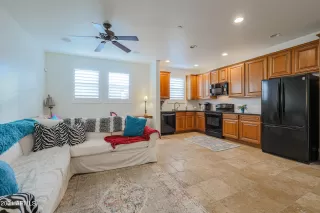 Photo #4: 6337035 Listing