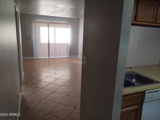 Photo #5: 6337046 Listing