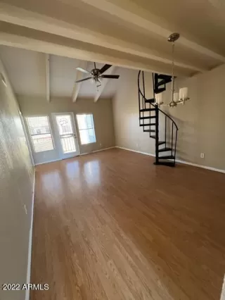 Photo #6: 6337316 Listing