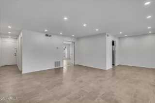 Photo #6: 6337452 Listing