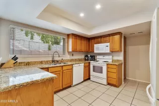 Photo #5: 6337866 Listing 