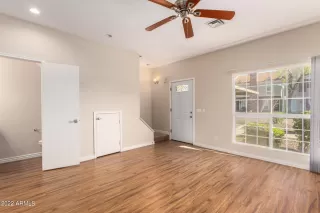 Photo #5: 6337904 Listing