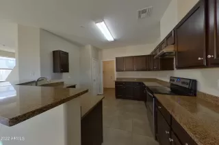 Photo #5: 6338290 Listing