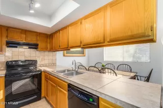 Photo #5: 6338393 Listing