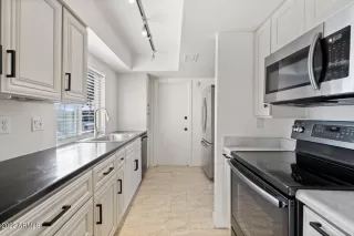 Photo #6: 6338397 Listing