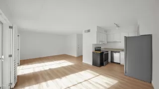 Photo #6: 6338615 Listing