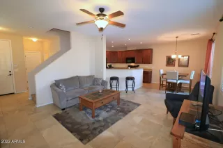 Photo #6: 6338889 Listing