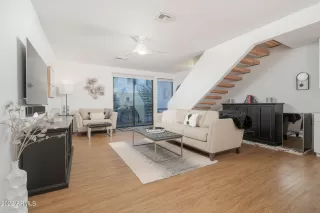 Photo #2: 6338974 Listing 