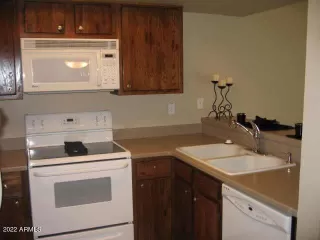 Photo #3: 6339142 Listing