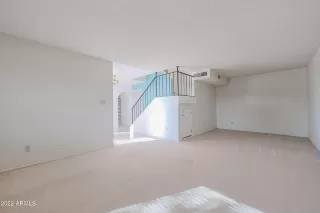 Photo #5: 6339602 Listing