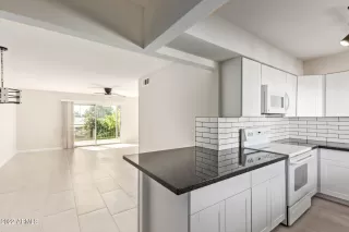 Photo #3: 6339988 Listing