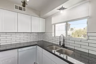 Photo #4: 6339988 Listing