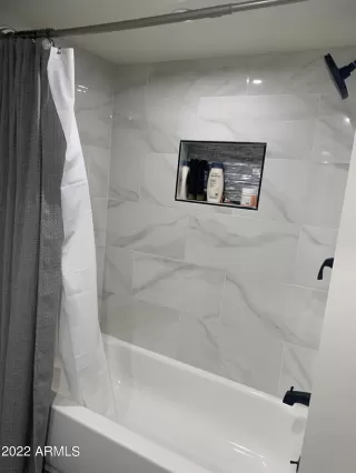 Photo #4: 6340038 Listing