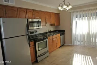 Photo #5: 6340165 Listing