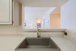 Photo #6: 6340166 Listing