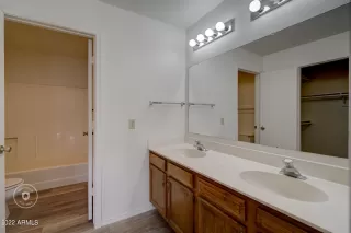 Photo #5: 6340246 Listing