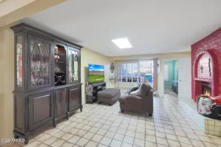 Photo #4: 6340293 Listing