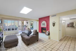 Photo #5: 6340293 Listing