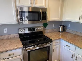 Photo #6: 6340369 Listing