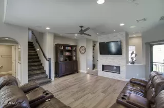 Photo #6: 6340565 Listing