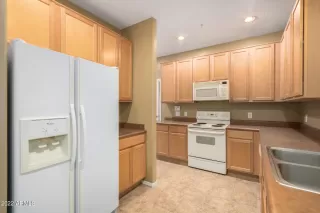 Photo #5: 6340628 Listing